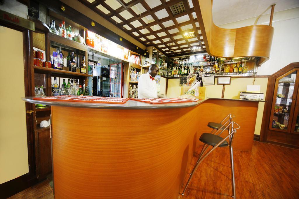 Shangri-La Hotel Uganda Кампала Экстерьер фото